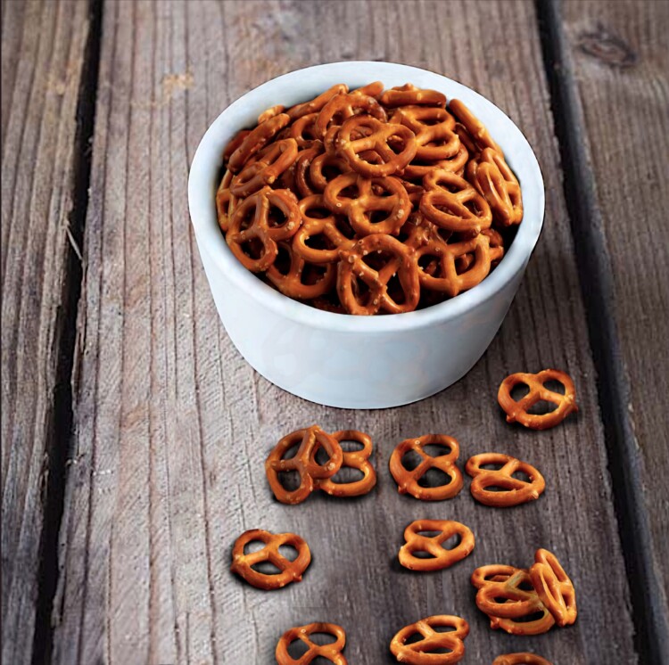 Salted Pretzels - Classic Crunchy Snack — Nibblers
